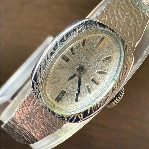 Watch Coated In A Stunning Chrome. Ladies Vintage Mechanical Wind Up Piece - Picture 2 of 11